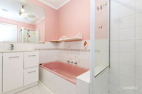 Property photo of 22 Whites Lane Glen Waverley VIC 3150