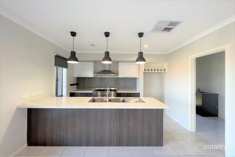 Property photo of 27 Riviera Drive Hillside VIC 3037