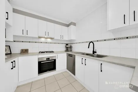 Property photo of 1/4 Capri Close South Morang VIC 3752