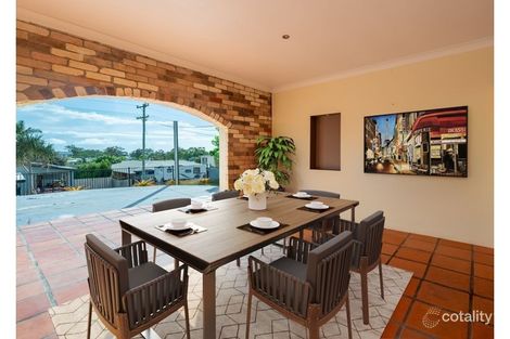 Property photo of 17 Crest Avenue Boyne Island QLD 4680