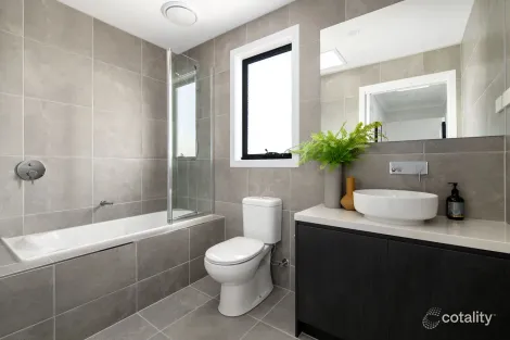 Property photo of 1 Clydevale Avenue Clyde North VIC 3978