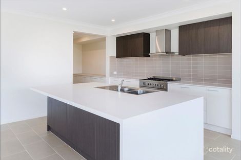 Property photo of 6 Amazon Circuit Helensvale QLD 4212