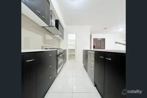 Property photo of 39 Heatherbell Avenue Point Cook VIC 3030