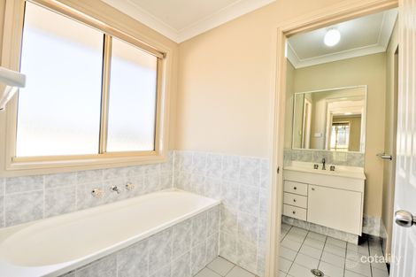 Property photo of 19 Thomas Way Currans Hill NSW 2567