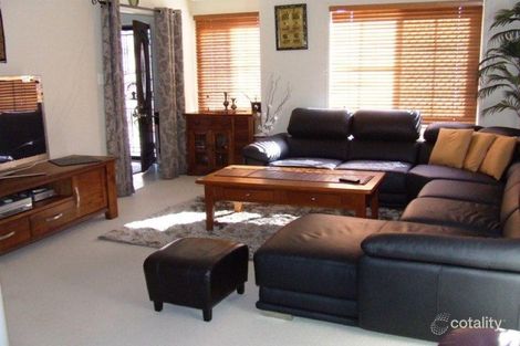 Property photo of 27 Lakes Entrance Meadowbrook QLD 4131