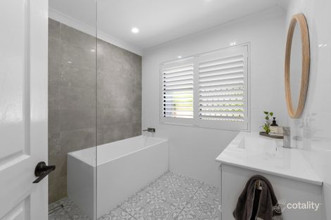 Property photo of 10 Amanu Crescent Pacific Pines QLD 4211