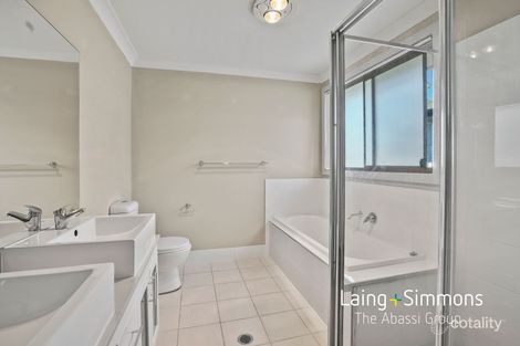 Property photo of 16 Barrow Circuit Jordan Springs NSW 2747