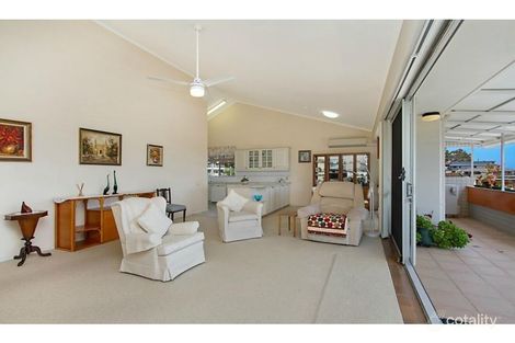 Property photo of 8/1 Hill Avenue Burleigh Heads QLD 4220