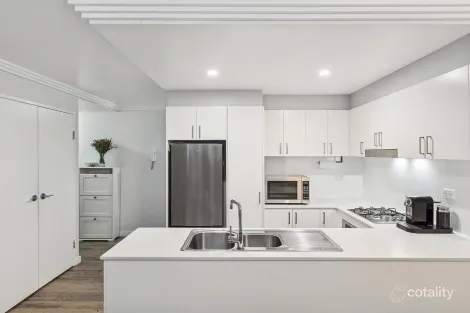Property photo of 14/12-16 Shackel Avenue Brookvale NSW 2100