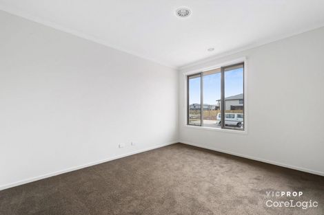 Property photo of 28 Calvert Place Point Cook VIC 3030