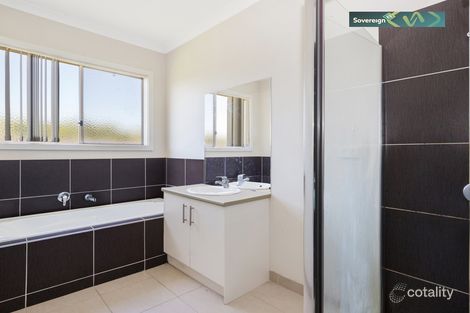 Property photo of 5 Dena Lane Narre Warren VIC 3805
