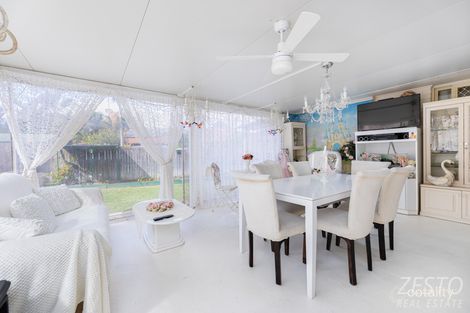 Property photo of 35 Ronald Court Morayfield QLD 4506