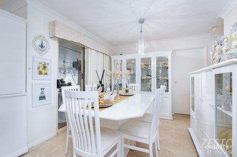 Property photo of 35 Ronald Court Morayfield QLD 4506