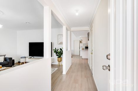 Property photo of 4 Hovea Close Meadow Heights VIC 3048