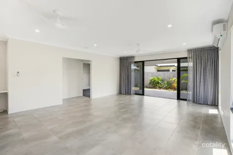 Property photo of 9 Charleston Way Smithfield QLD 4878