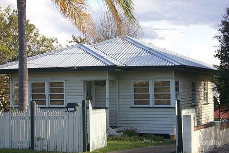 9 Rowton St, Holland Park, QLD 4121