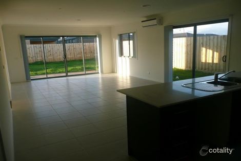 Property photo of 8 Equine Circuit Melton South VIC 3338