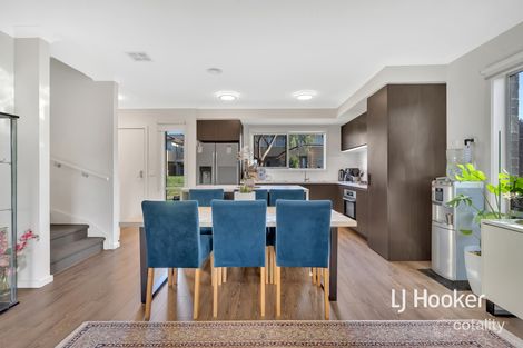 Property photo of 1 Parkfield Walk Westmeadows VIC 3049