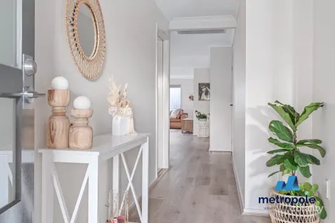 Property photo of 12 Wattlewoods Place Carrum Downs VIC 3201