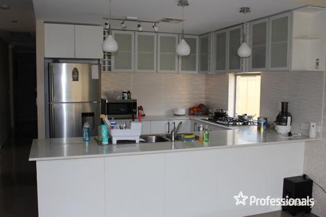 Property photo of 18 Bantry Drive Maddington WA 6109