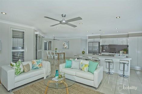 Property photo of 40 Ripon Way Macquarie Hills NSW 2285