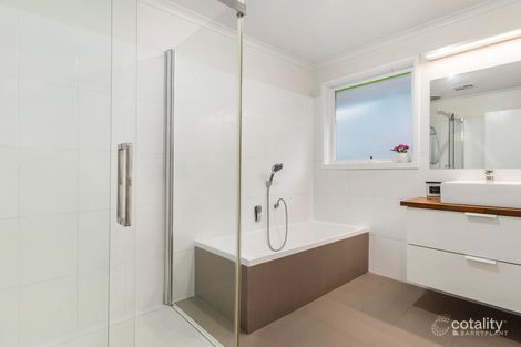 Property photo of 22 Coolabah Drive Eltham VIC 3095