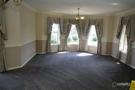 Property photo of 4 Spring Water Crescent Cranbourne VIC 3977