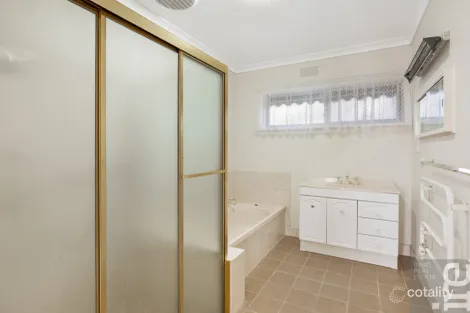 Property photo of 10 Avon Court Wangaratta VIC 3677
