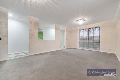 Property photo of 7 Peony Court Narre Warren South VIC 3805