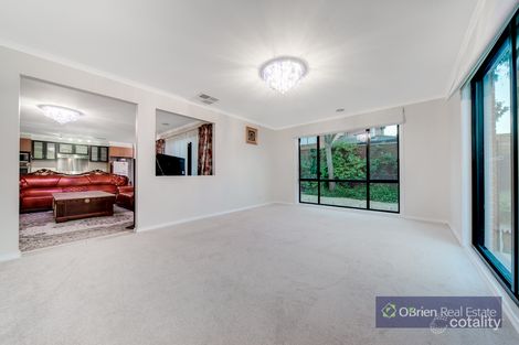 Property photo of 7 Peony Court Narre Warren South VIC 3805
