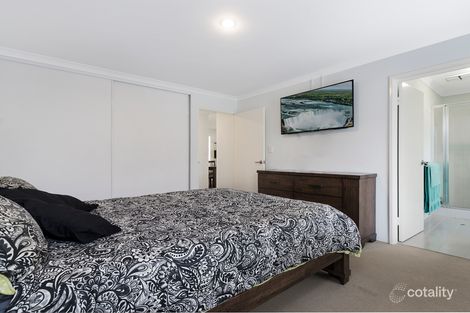Property photo of 10 Manyleaf Link Banksia Grove WA 6031