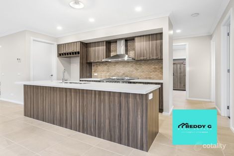 Property photo of 17 Kyah Street Fraser Rise VIC 3336