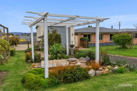 Property photo of 15-17 Ellenor Street Scottsdale TAS 7260