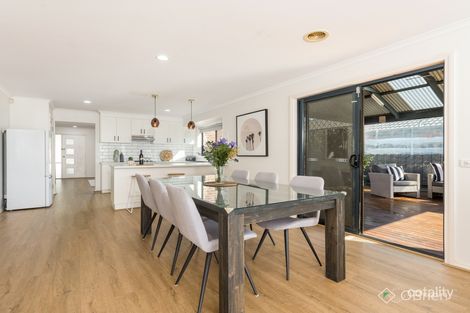Property photo of 8 Arkley Close Skye VIC 3977