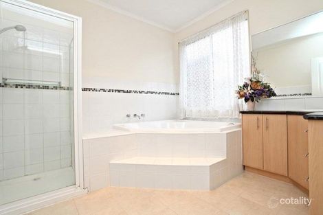 Property photo of 14 Kiama Place Cairnlea VIC 3023