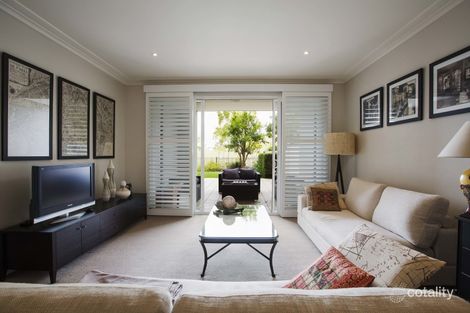 Property photo of 17/25 Peninsula Drive Breakfast Point NSW 2137