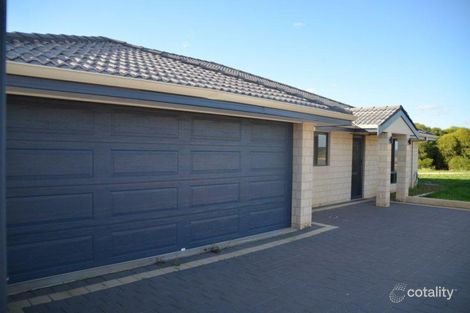 25 Colonen St, Wandina, WA 6530