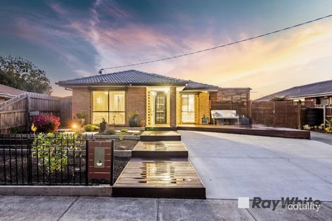 Property photo of 7 Maureen Close Cranbourne West VIC 3977