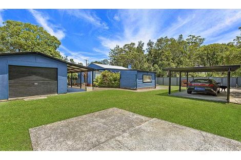 Property photo of 305 Tuggerawong Road Tuggerawong NSW 2259