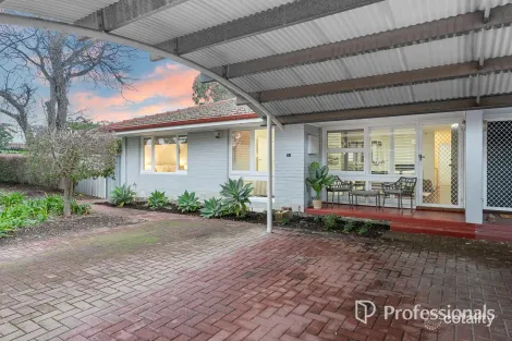 Property photo of 15L Calvert Way Girrawheen WA 6064