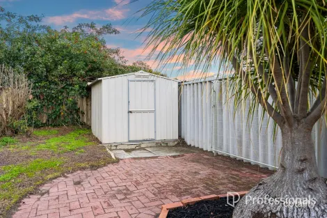 Property photo of 15L Calvert Way Girrawheen WA 6064