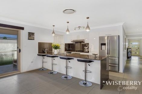Property photo of 33 Grasstree Avenue Woongarrah NSW 2259