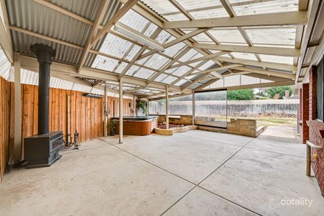 Property photo of 2 Membrey Close Werribee VIC 3030