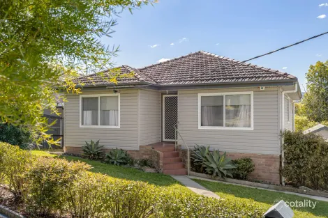 56 Waples Rd, Unanderra, NSW 2526