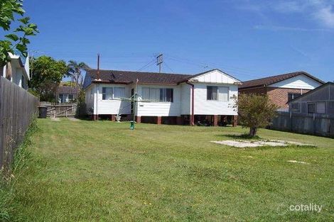 Property photo of 39 Macquarie Grove Caves Beach NSW 2281