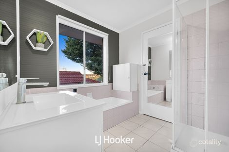 Property photo of 3 Thelma Rise Hampton Park VIC 3976