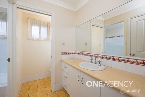 Property photo of 10 Bourkelands Drive Bourkelands NSW 2650