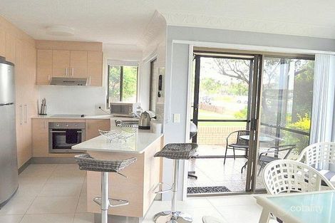 Property photo of 2/4 Broad Street Labrador QLD 4215