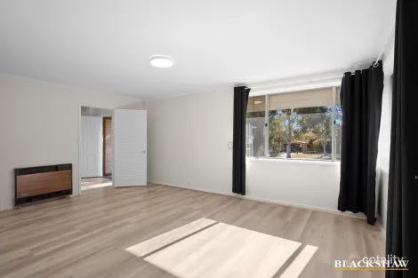 Property photo of 1 Swift Place Macgregor ACT 2615