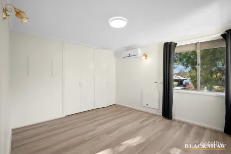 Property photo of 1 Swift Place Macgregor ACT 2615